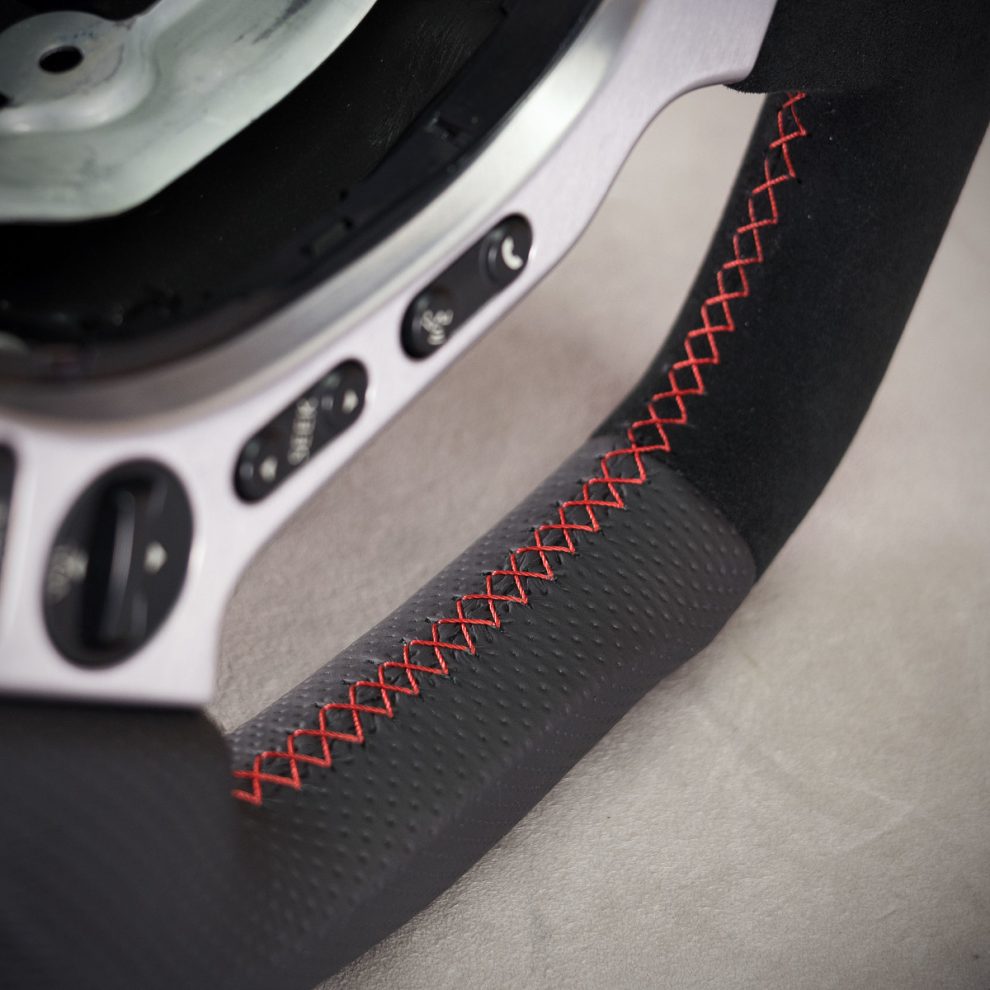 Nissan GT-R Custom steering wheel