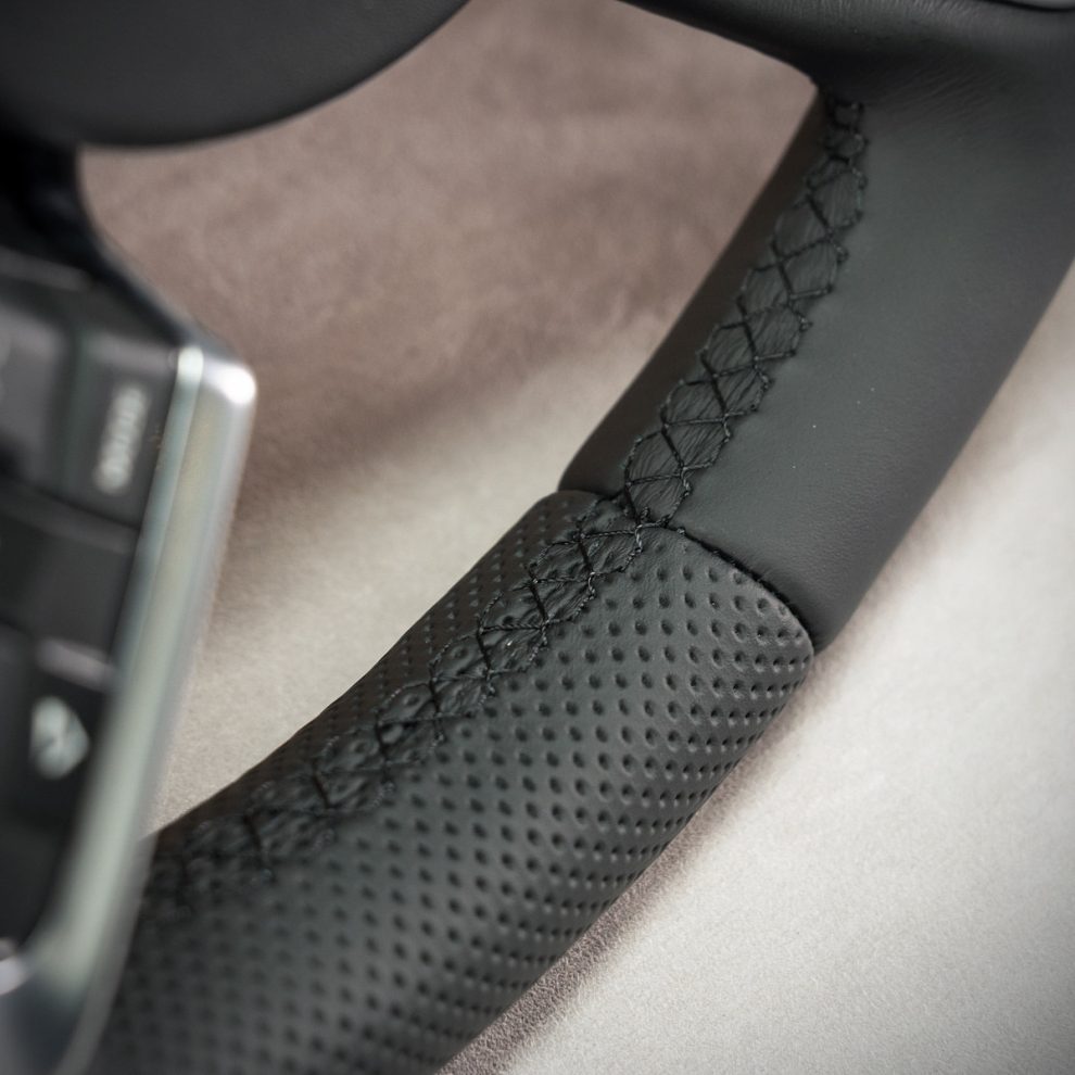 Jaguar E-pace Custom steering wheel