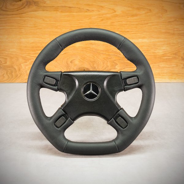 Mercedes-Benz W201 steering wheel after upholstery Mercedes-Benz W201 steering wheel after upholstery