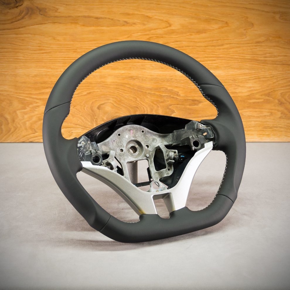 Mitsubishi L200 Custom steering wheel