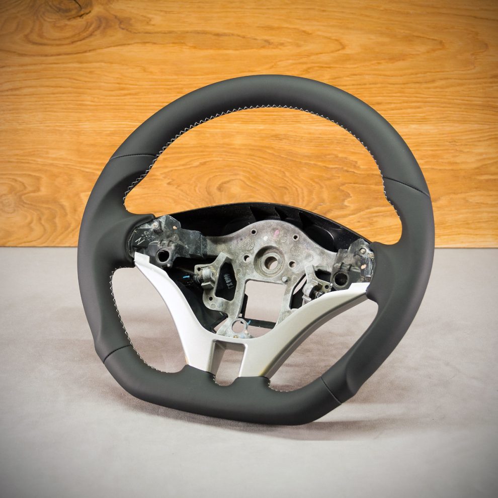Mitsubishi L200 Custom steering wheel