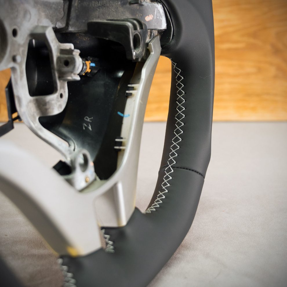 Mitsubishi L200 Custom steering wheel