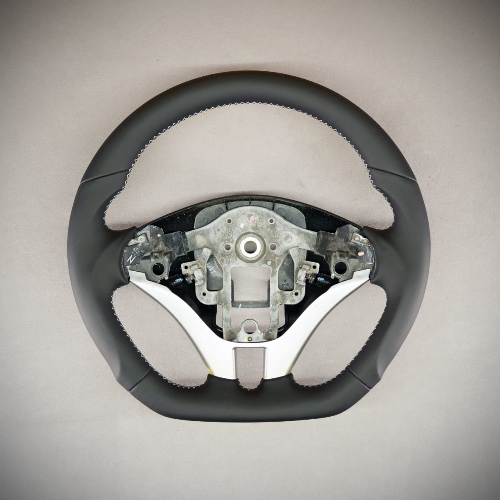 Mitsubishi L200 Custom steering wheel