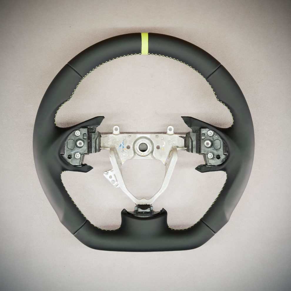 Mitsubishi Lancer Custom steering wheel