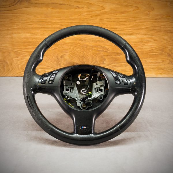 BMW E39 steering wheel before modification BMW E39 steering wheel before modification