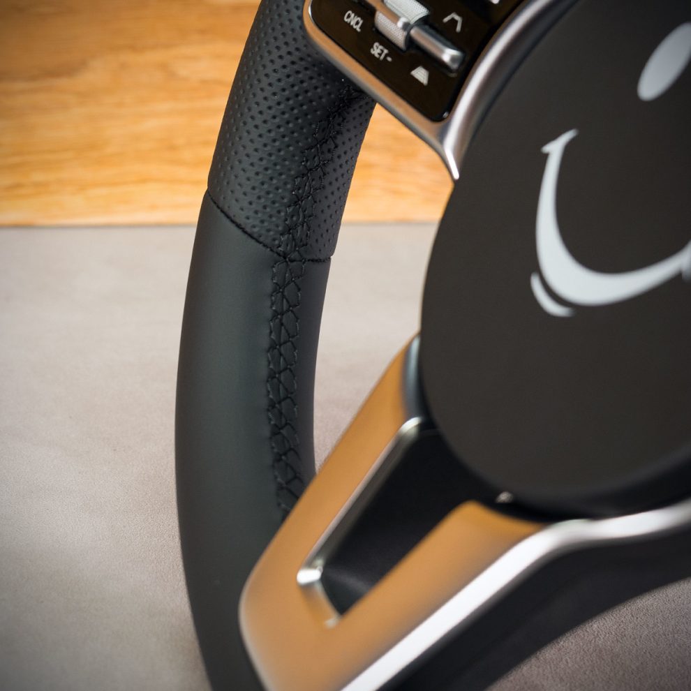 Mercedes-Benz W205 Custom steering wheel