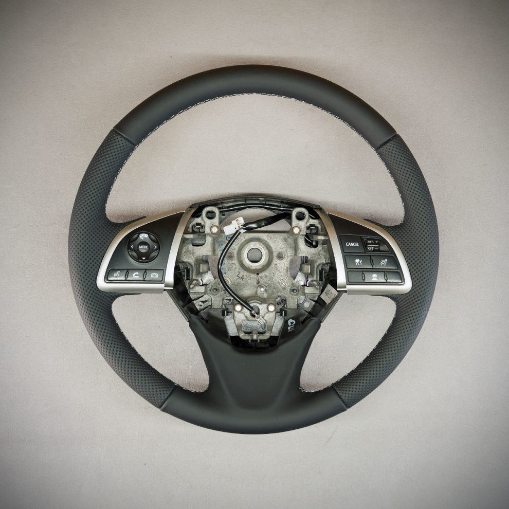 Mitsubishi Outlander Custom steering wheel