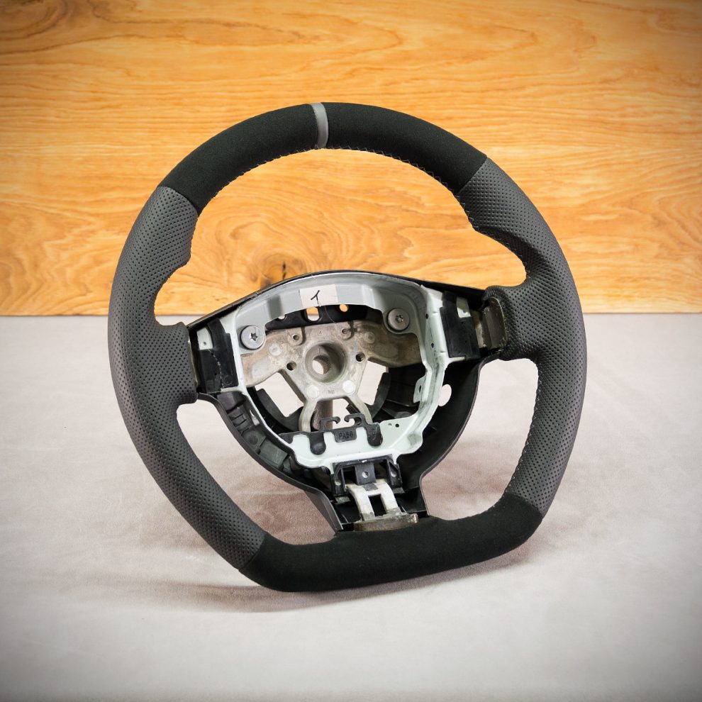 Nissan X-Trail II Custom steering wheel