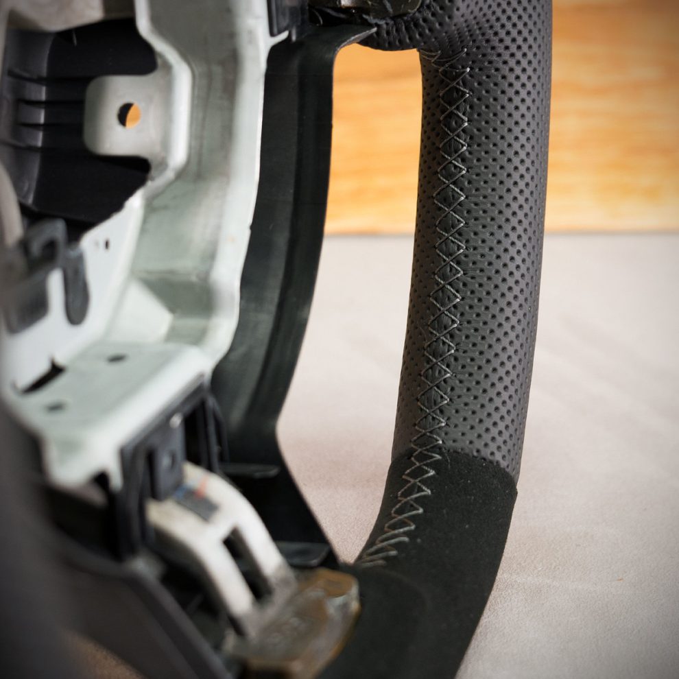 Nissan X-Trail II Custom steering wheel