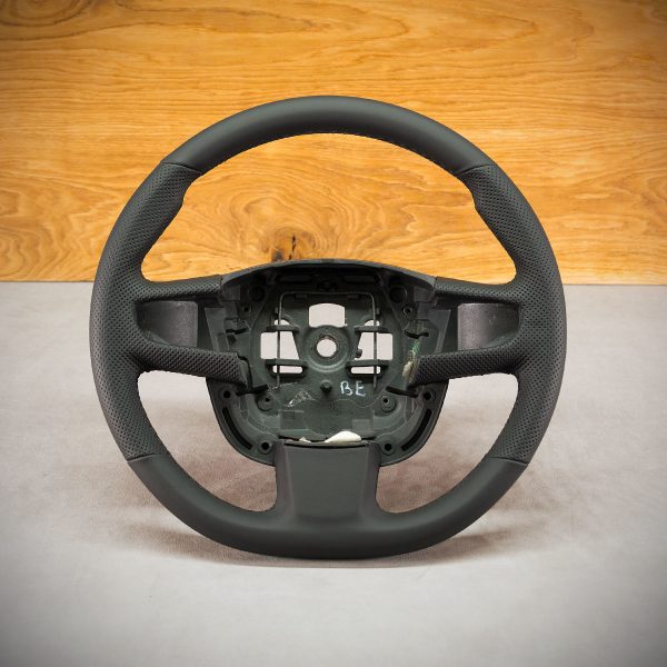 Peugeot 508 steering wheel after upholstery