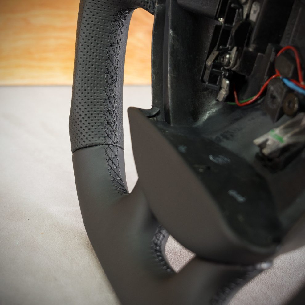 Renault Trafic II Custom steering wheel