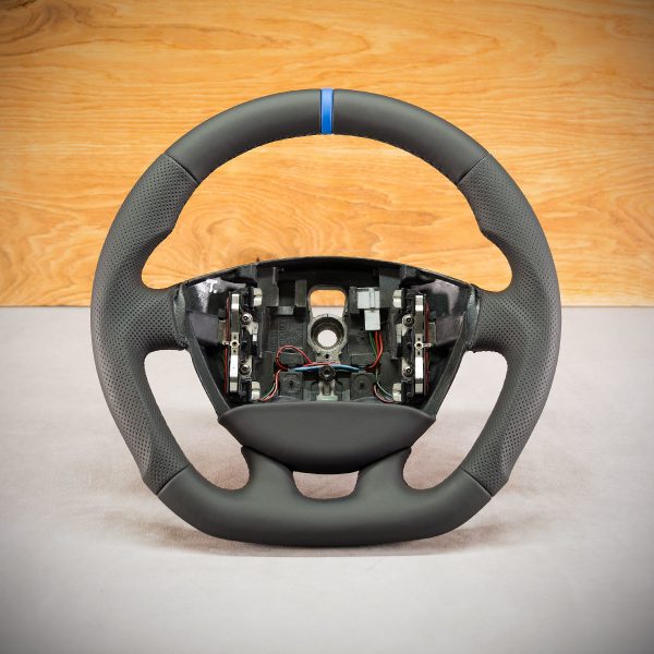 Renault Trafic II steering wheel after modification
