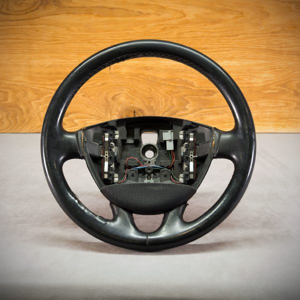 Renault Trafic II steering wheel before modification