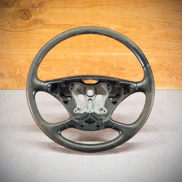 Scania R steering wheel before modification