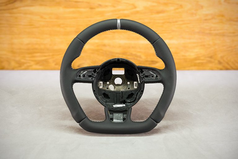 Audi A3 8V Custom steering wheel