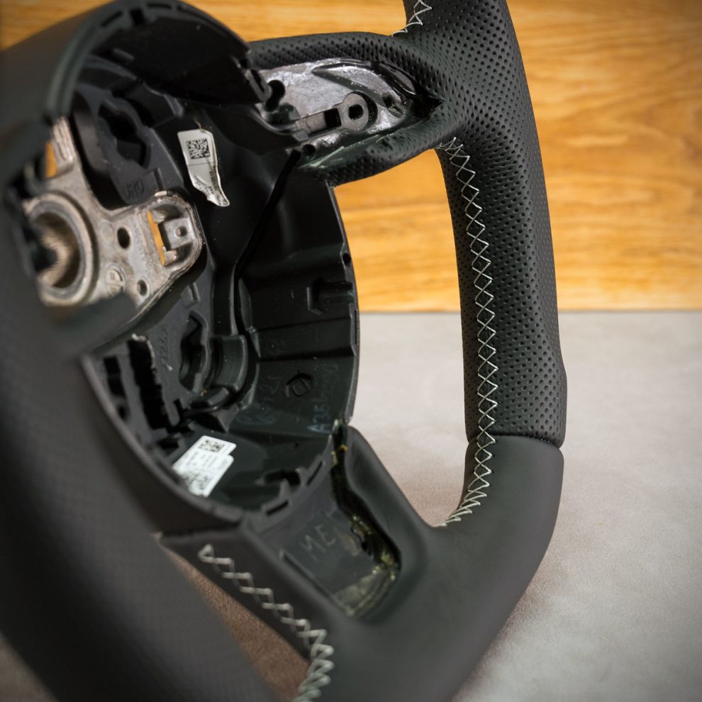 Audi A3 8V Custom steering wheel