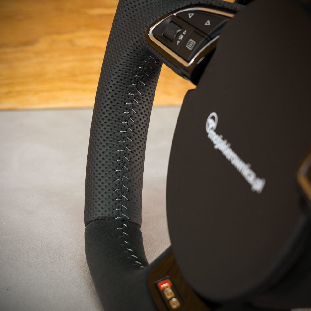 Audi RS6 Custom steering wheel