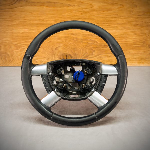 Ford Focus Mk2 steering wheel before modification