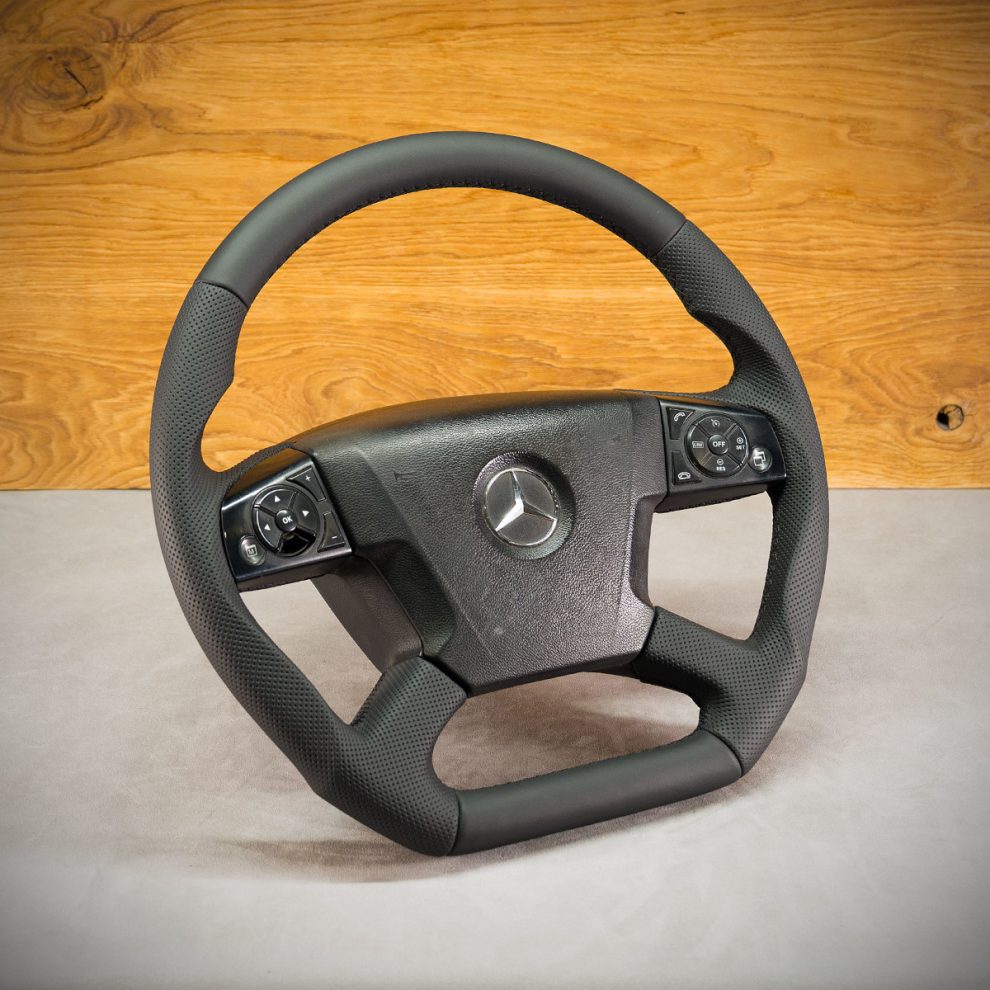Mercedes-Benz Atego Custom steering wheel