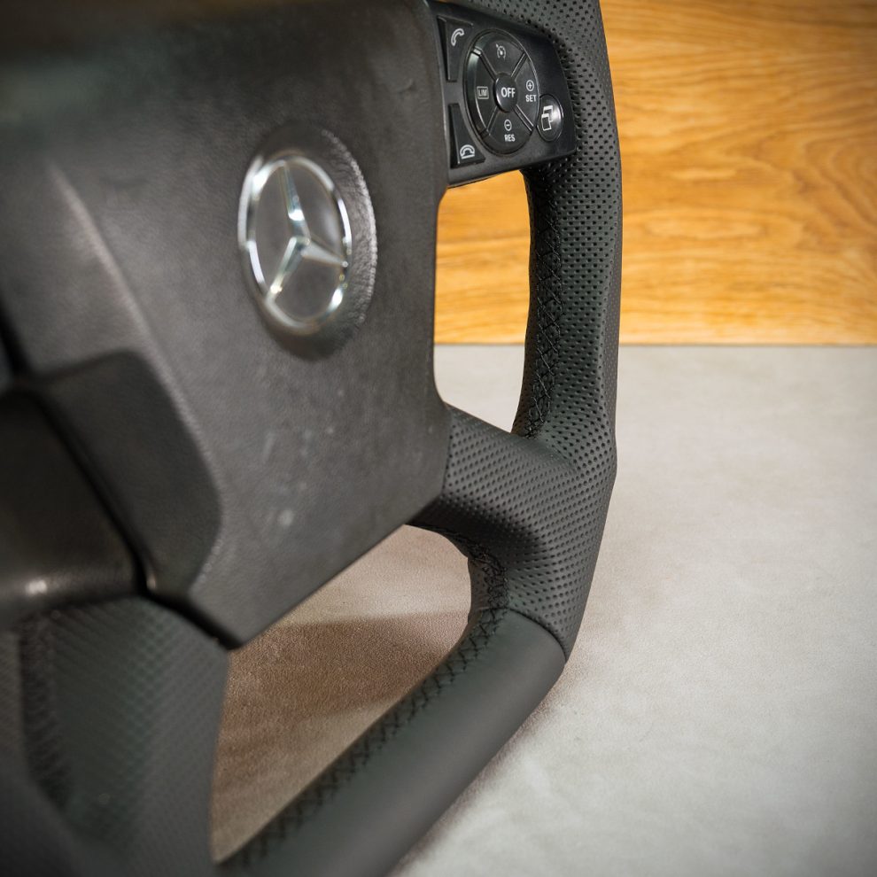 Mercedes-Benz Atego Custom steering wheel