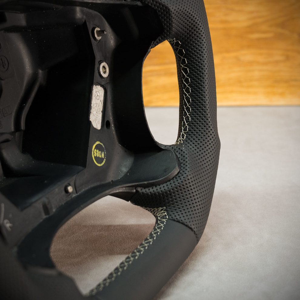 Mercedes-Benz W203 Custom steering wheel