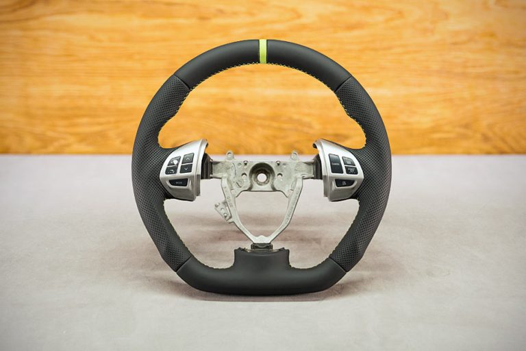 Mitsubishi Lancer Custom steering wheel