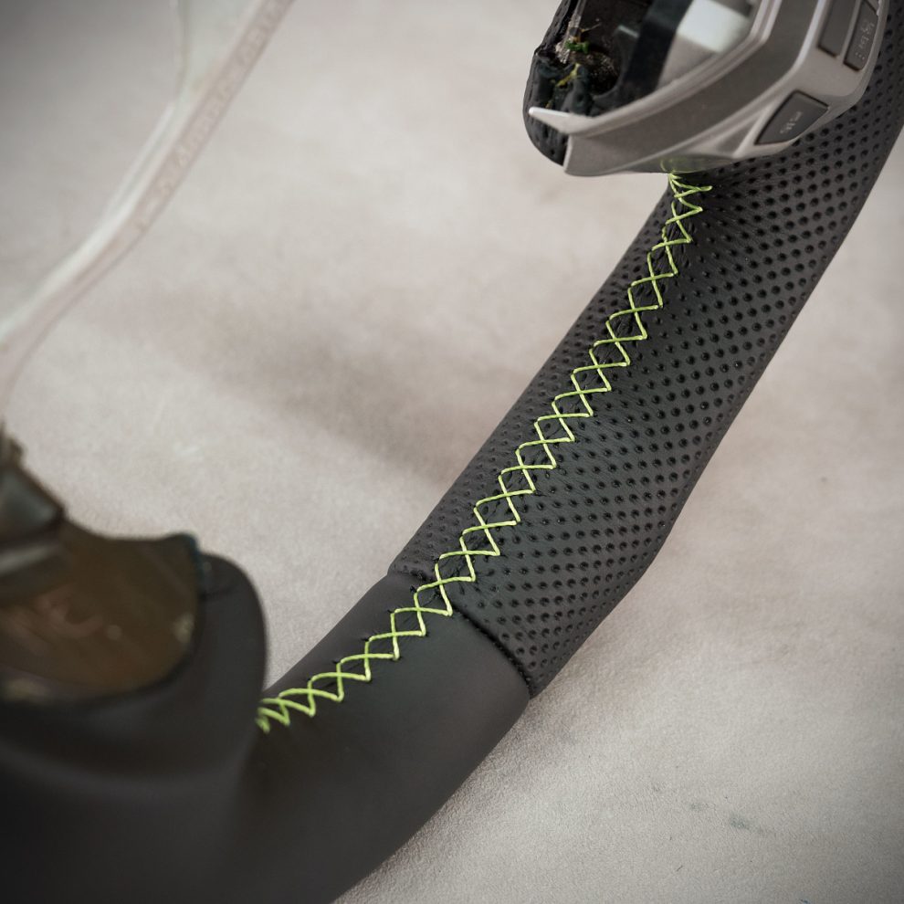 Mitsubishi Lancer Custom steering wheel