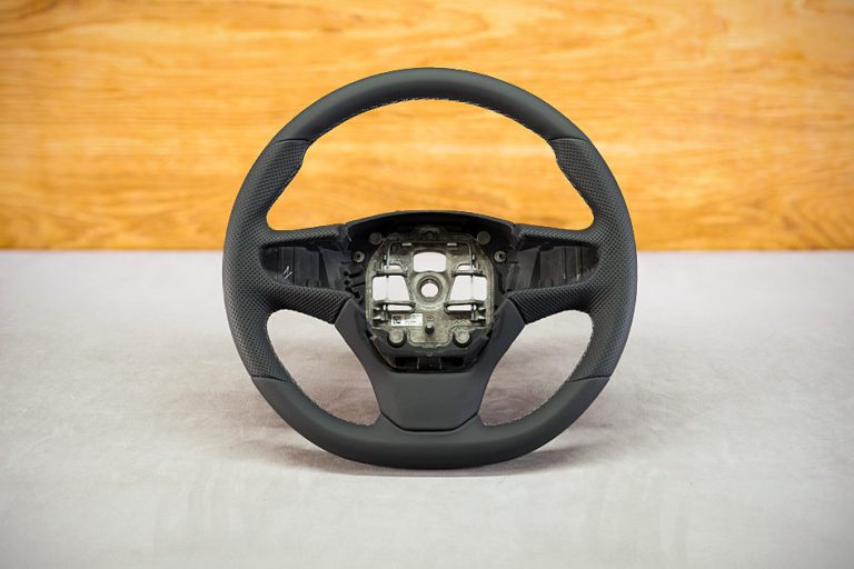 Opel Vivaro Custom steering wheel