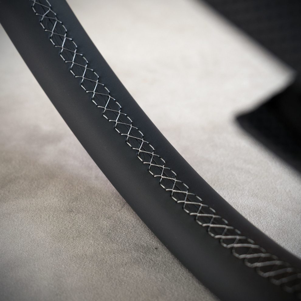 Opel Vivaro Custom steering wheel