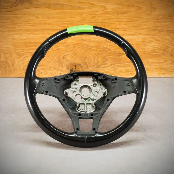 Volkswagen Multivan T6 steering wheel before modification