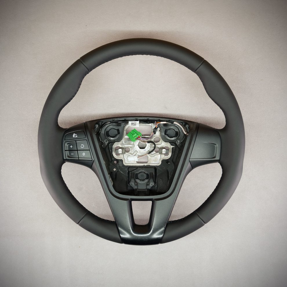 Volvo V40 Custom steering wheel