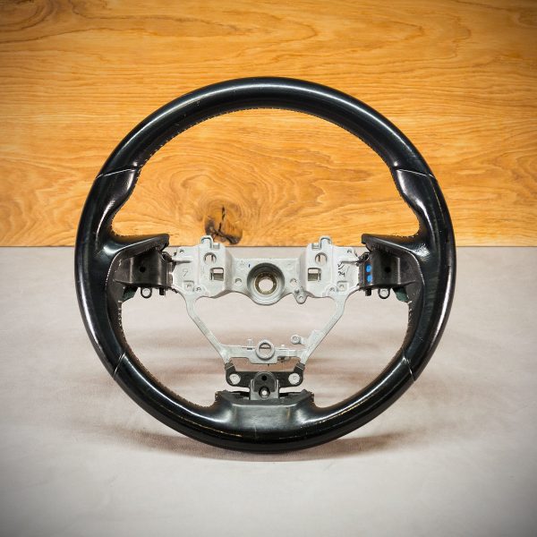 Lexus GS steering wheel before modification