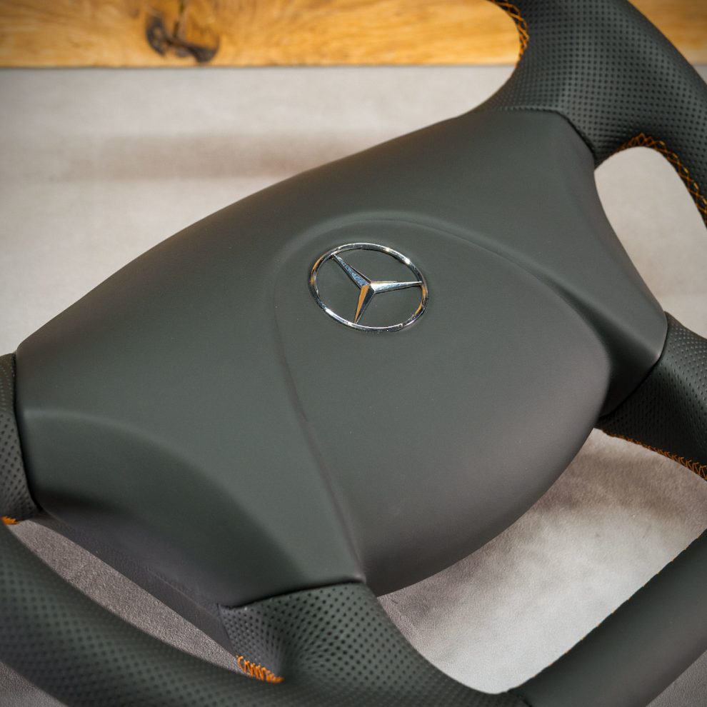 Mercedes-Benz Atego Custom steering wheel