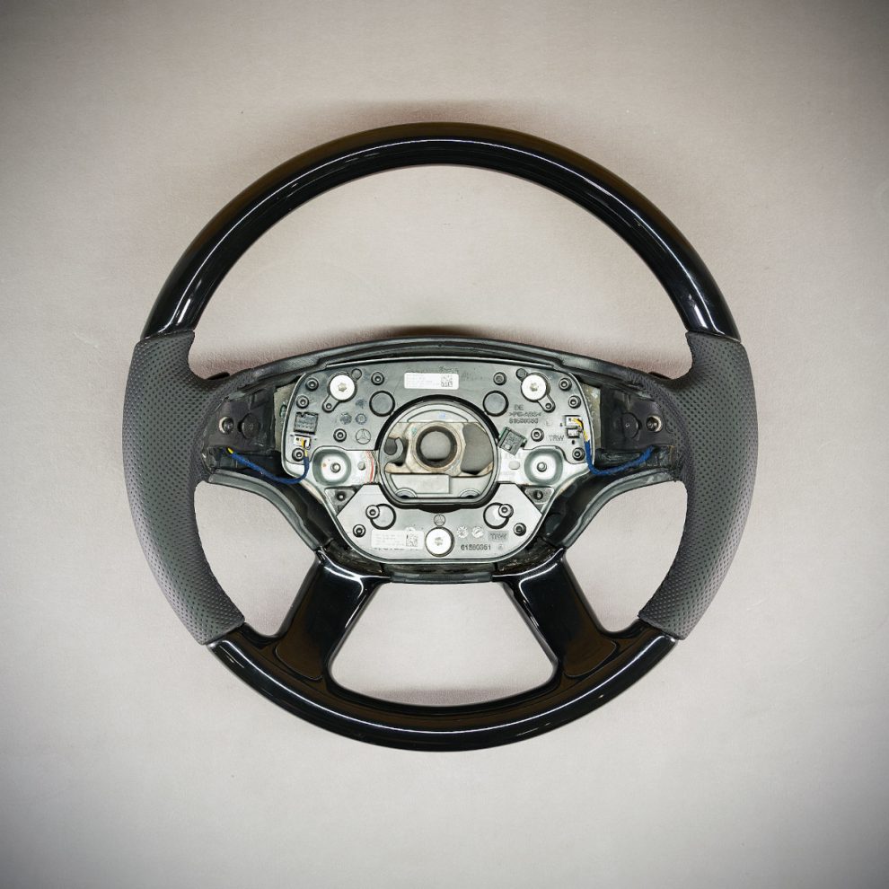 Mercedes-Benz W221 Custom steering wheel