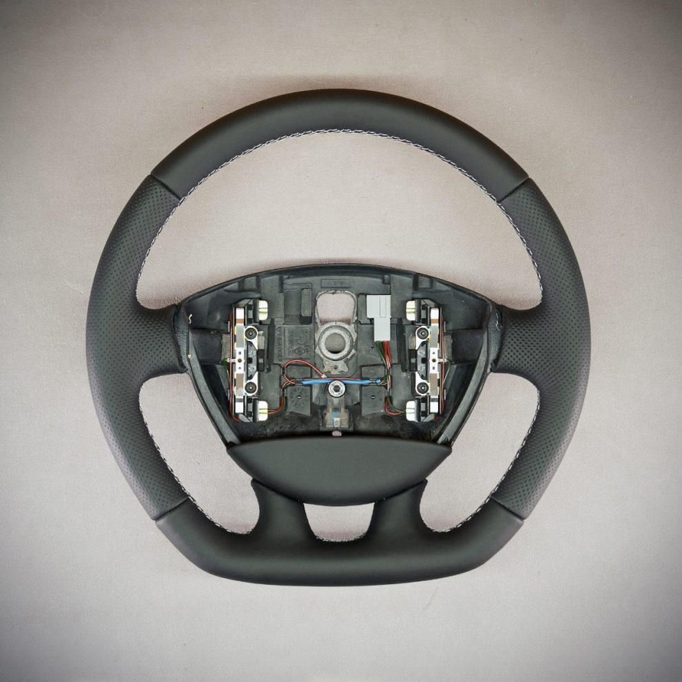Nissan Primastar Custom steering wheel