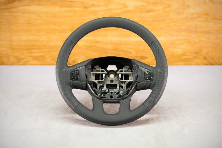Opel Vivaro Custom steering wheel