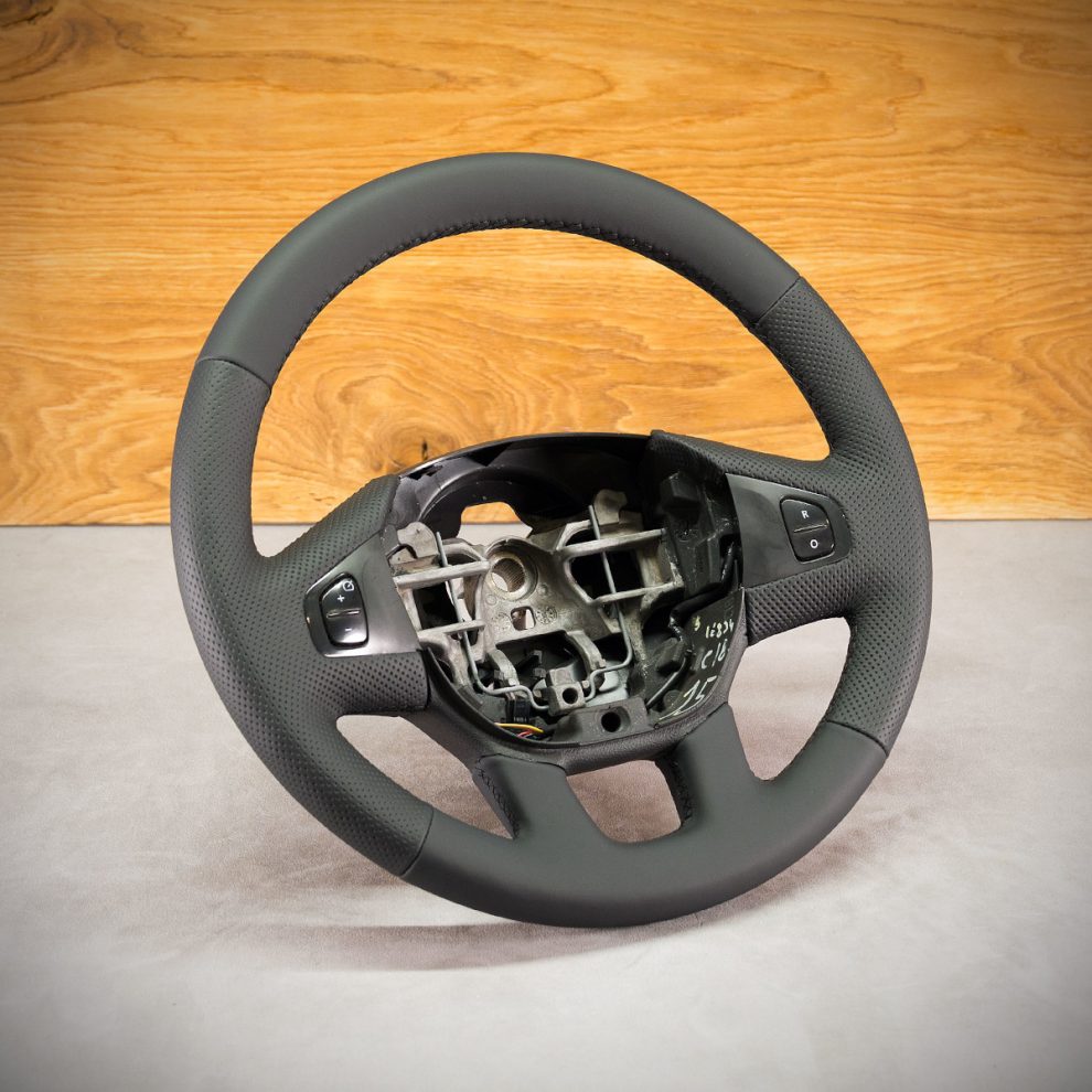 Opel Vivaro Custom steering wheel