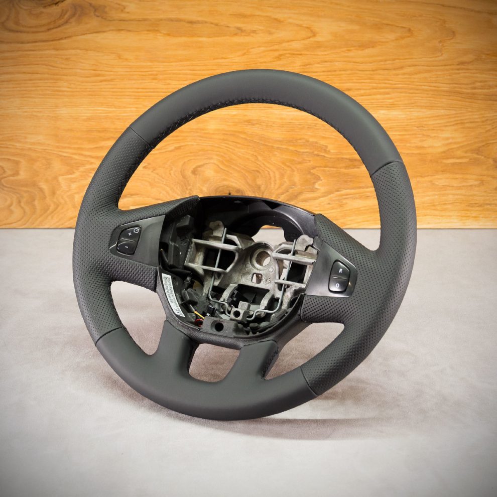Opel Vivaro Custom steering wheel