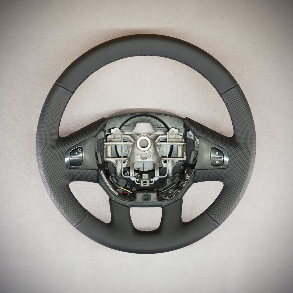 Opel Vivaro Custom steering wheel