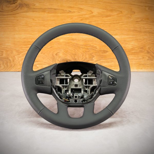 Opel Vivaro steering wheel after upholstery Opel Vivaro steering wheel after upholstery