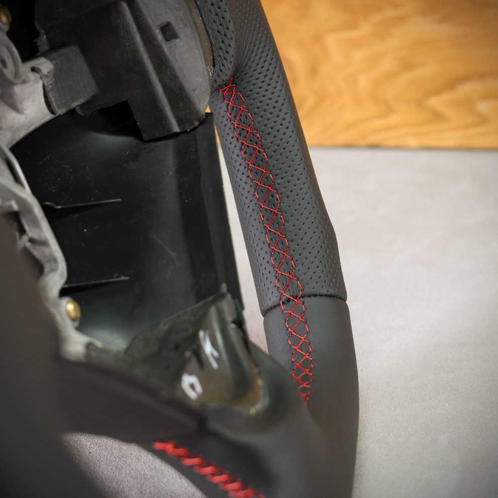 Peugeot 207 Custom steering wheel