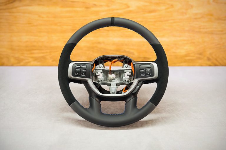 RAM 2500 Custom steering wheel