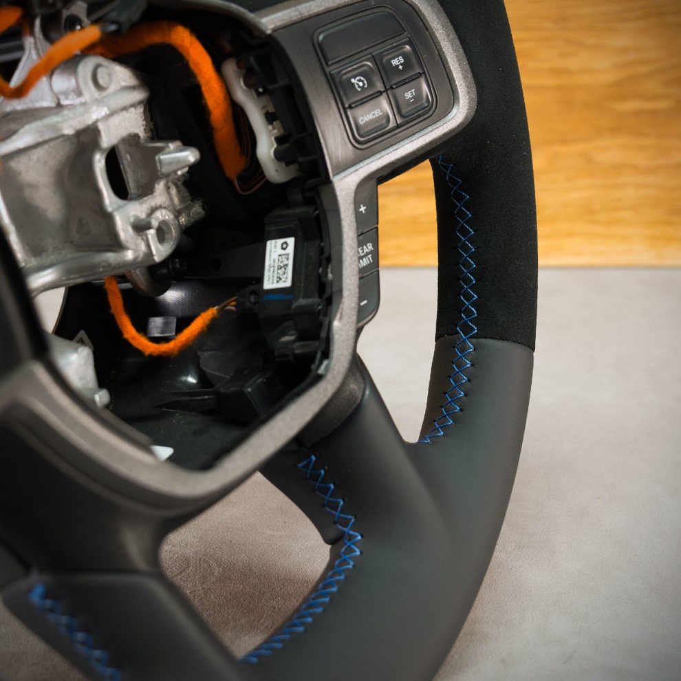 RAM 2500 Custom steering wheel