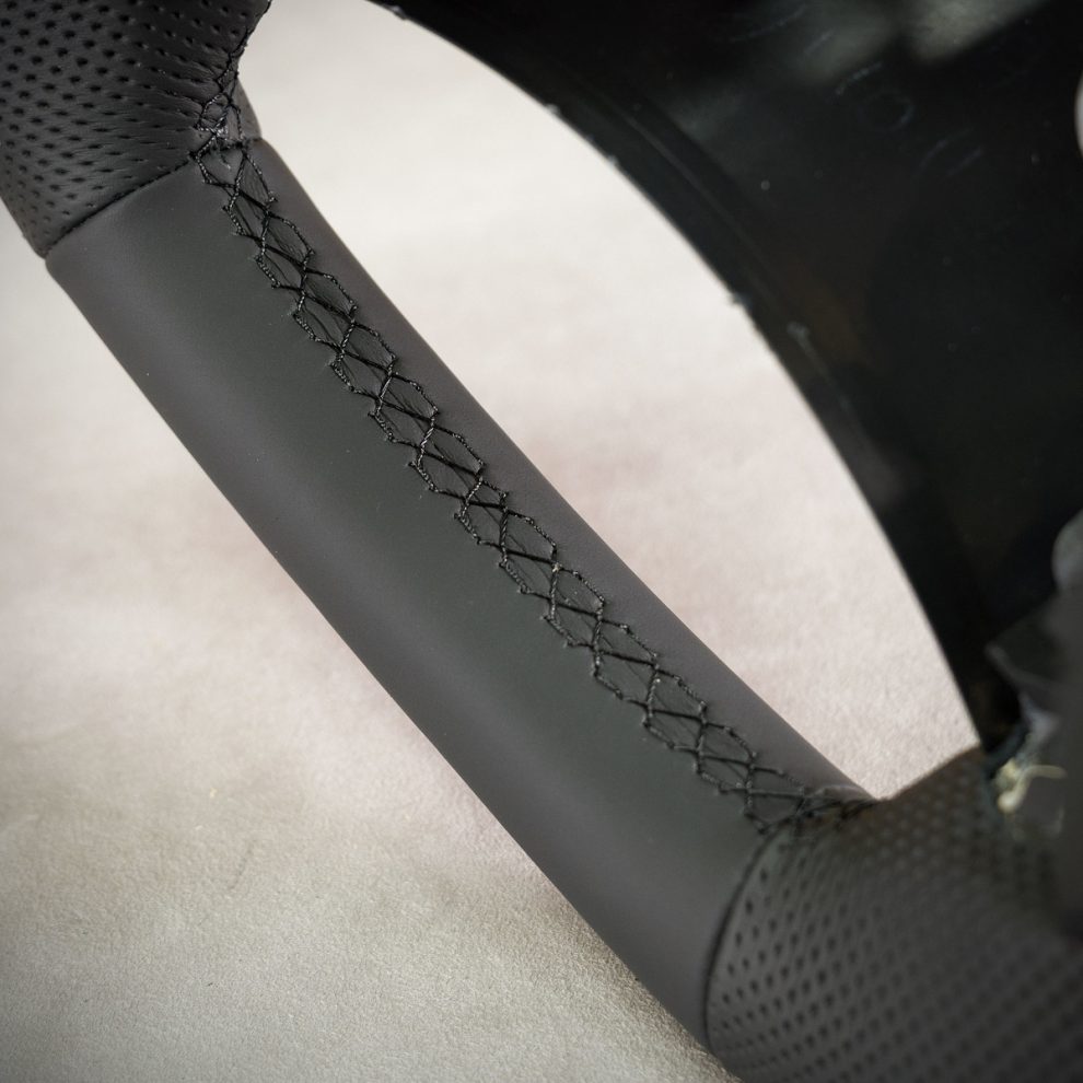 Toyota Hilux Custom steering wheel