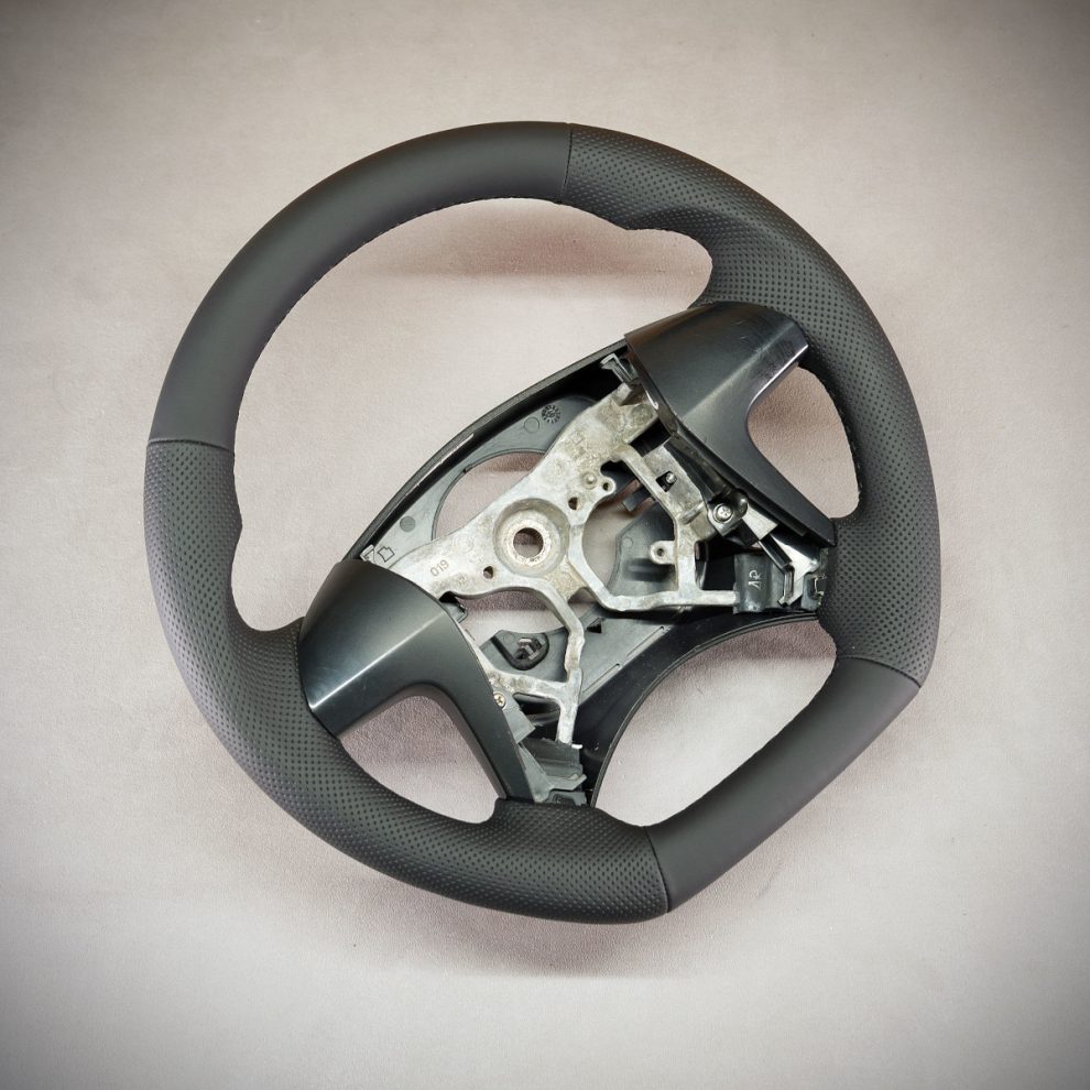 Toyota Hilux Custom steering wheel