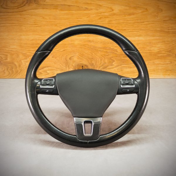 Volkswagen Passat CC steering wheel before modification