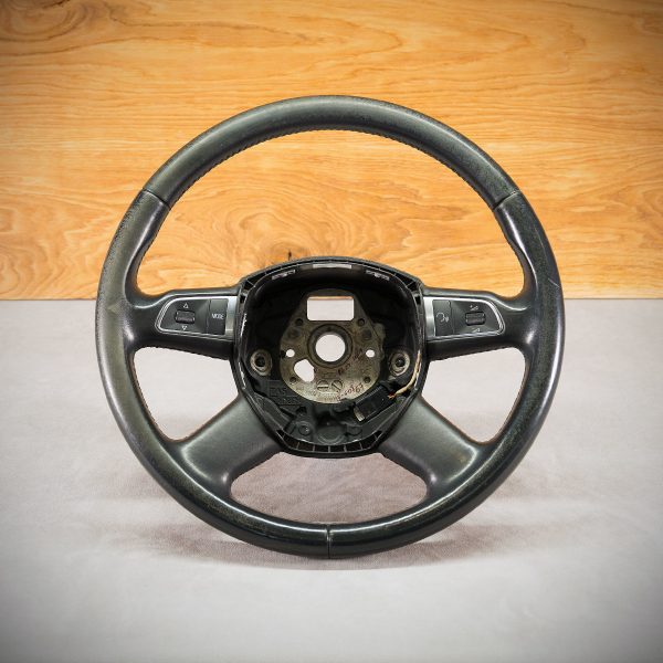 Audi A4 B8 steering wheel before modification