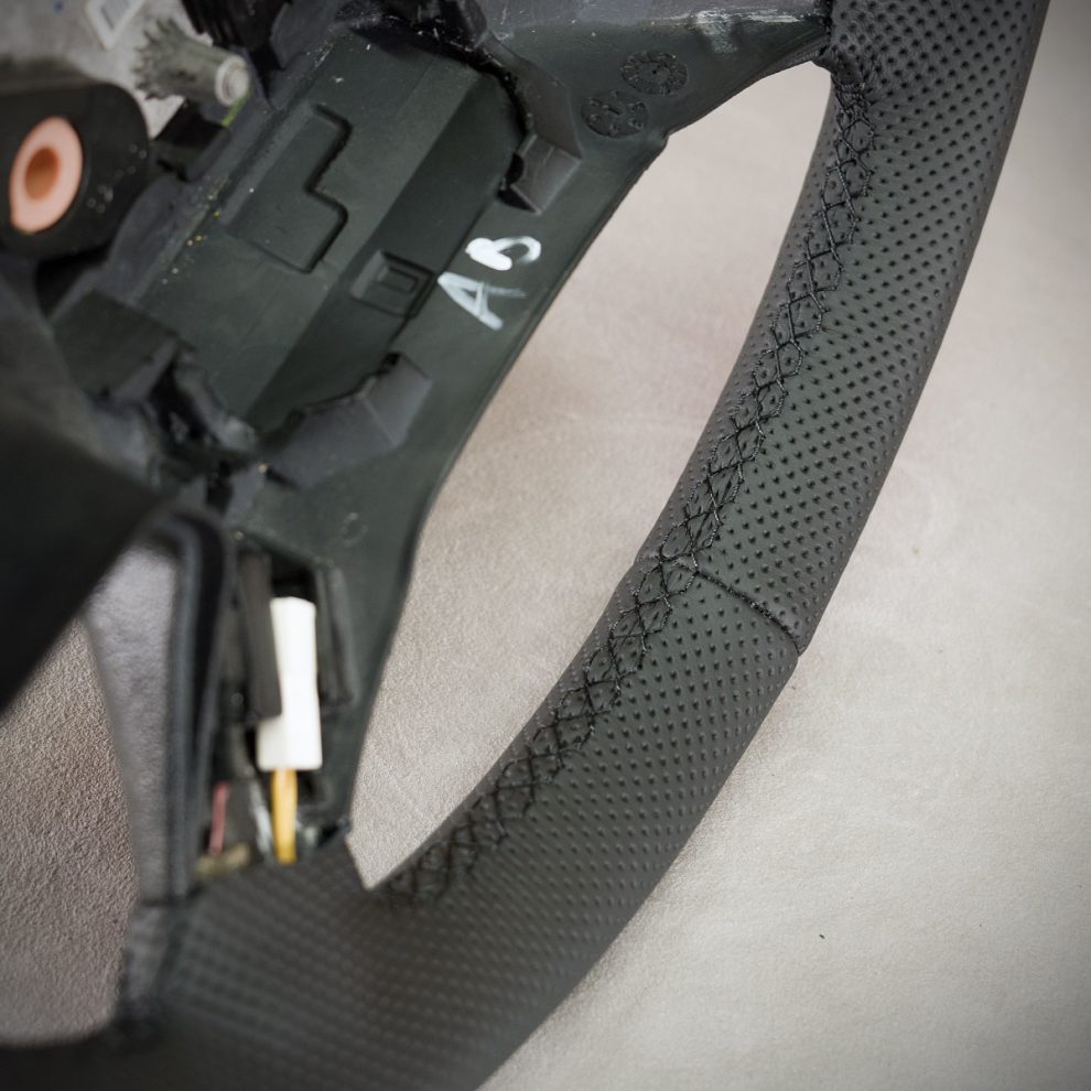 Mercedes-Benz GL X164 Custom steering wheel