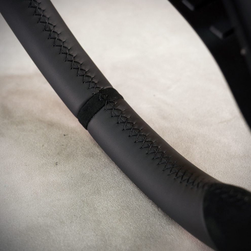 Mercedes-Benz C63 AMG W204 Custom steering wheel