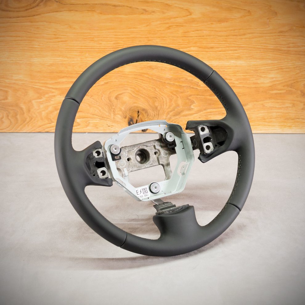 Suzuki Grand Vitara Custom steering wheel